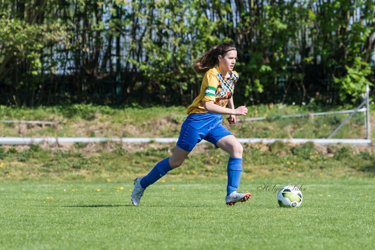 Bild 85 - B-Juniorinnen Bramstedter TS - SSV Hennstedt : Ergebnis: 3:7